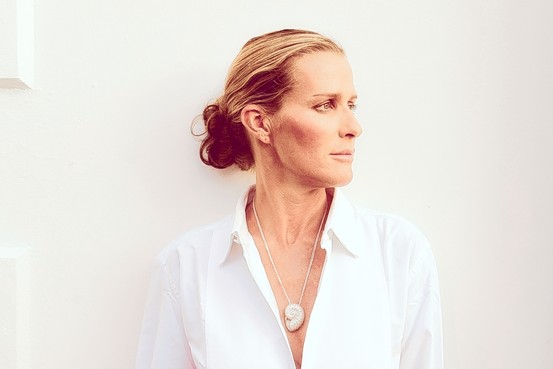 Some Facts about India Hicks: 
