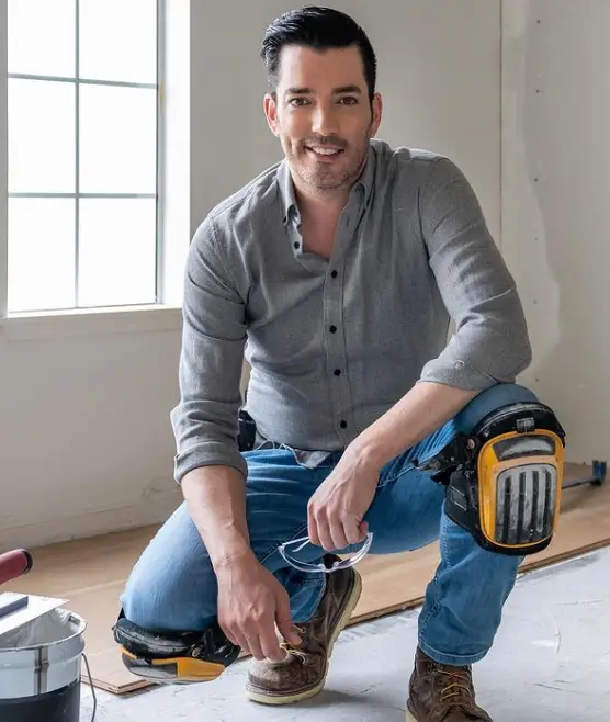 Some Facts on Jonathan Scott