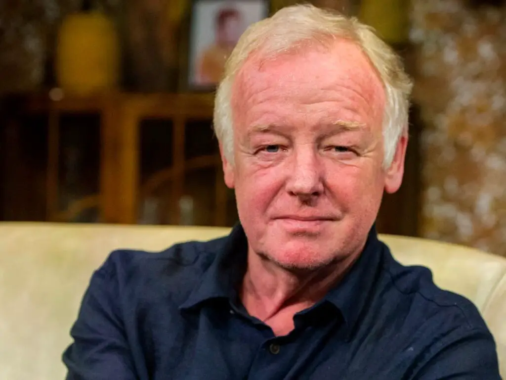 Les Dennis Profile