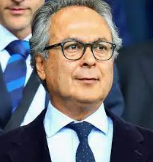 Bio of Farhad Moshiri: Childhood Life and Education