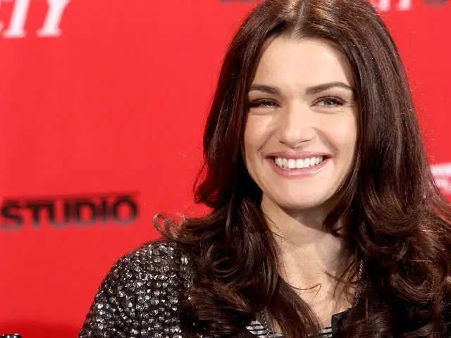 Rachel Weisz Biography