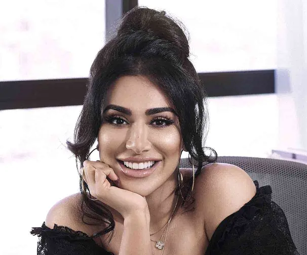 Huda Kattan Age, Height, Weight, Body Measurement, and Body Appearance