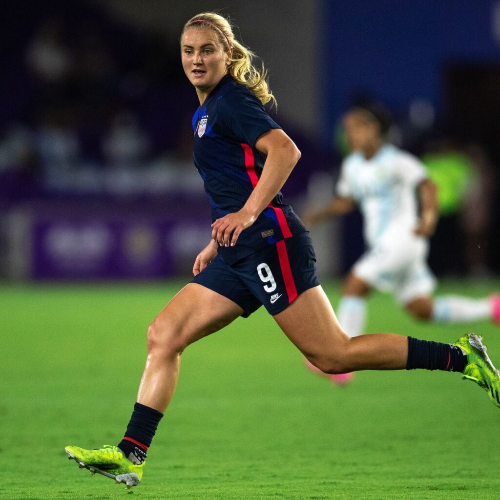 Lindsey Horan Profile